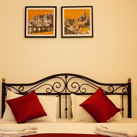 Rising Shemesh Home Stay أُودايبور المظهر الخارجي الصورة