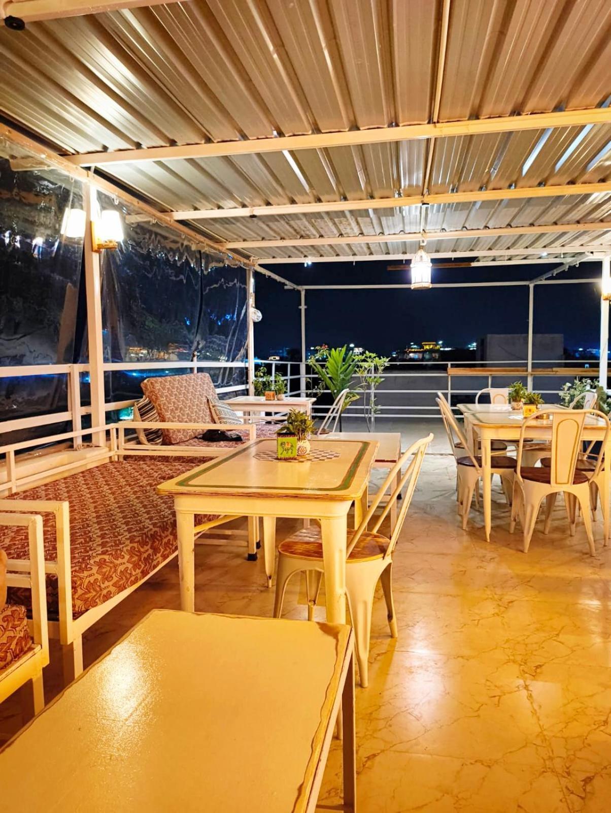 Rising Shemesh Home Stay أُودايبور المظهر الخارجي الصورة