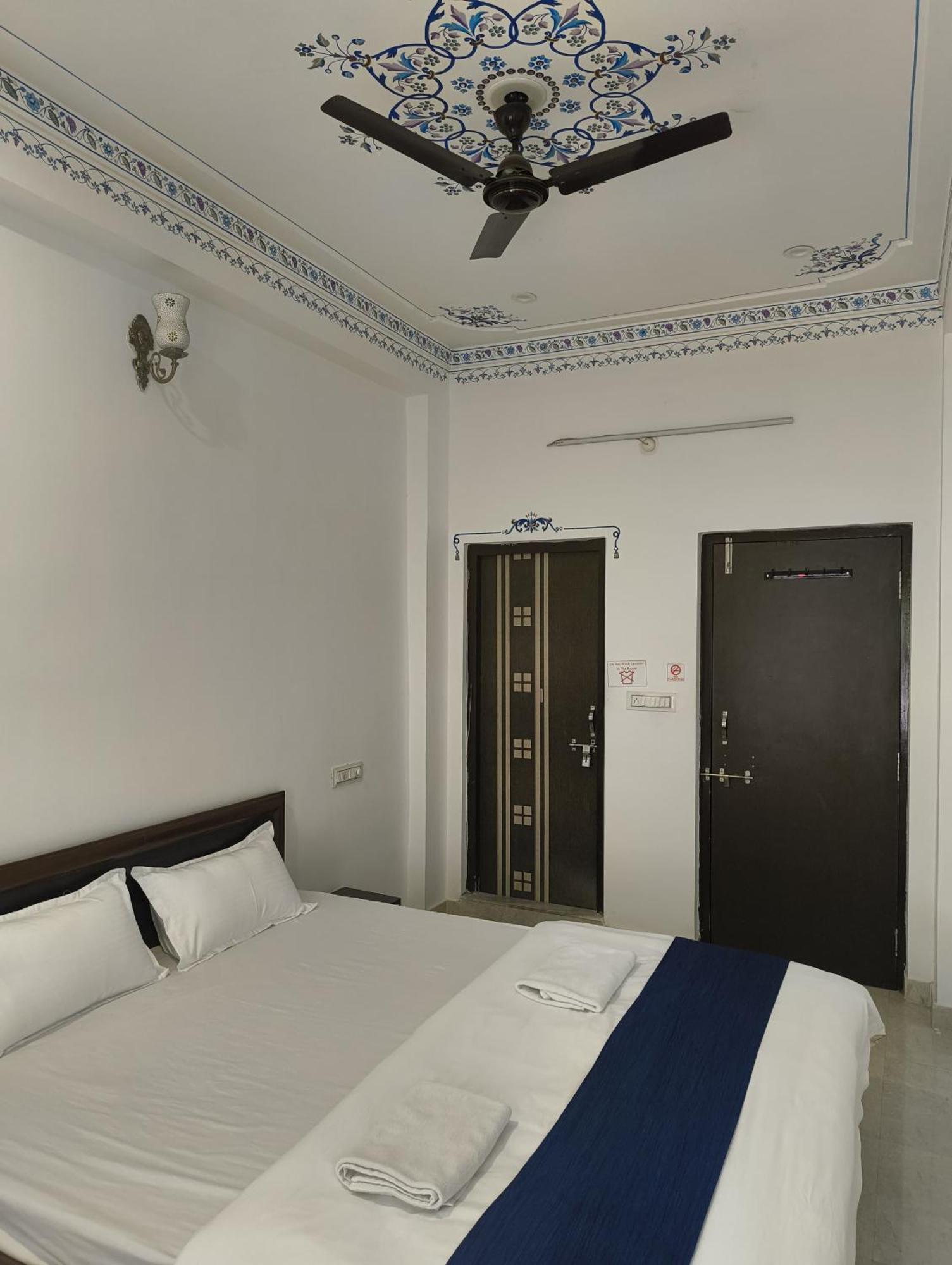 Rising Shemesh Home Stay أُودايبور المظهر الخارجي الصورة
